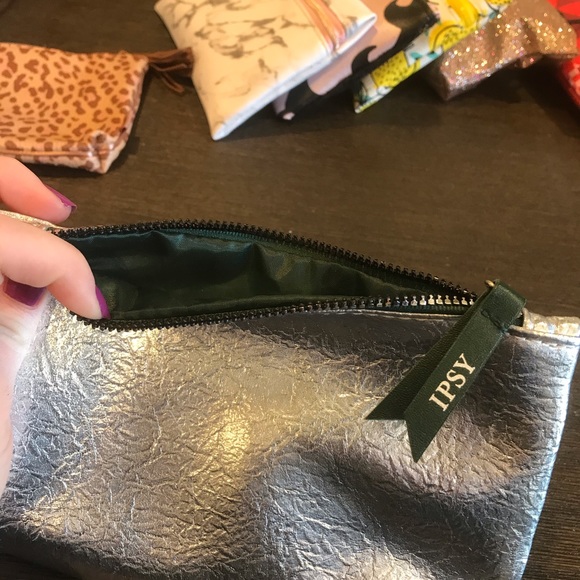 Make up bag - Picture 2 of 2